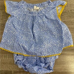 Baby Gap Blue and White Floral Baby Outfit, size 0-3 months.